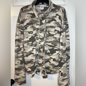 Kensie Gray and Cream Camouflage Jacket